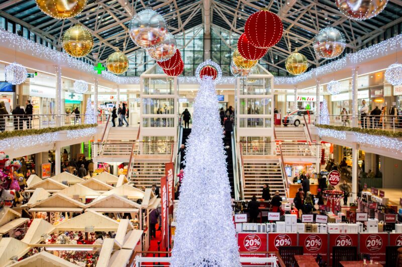 Major Retailers Report Strong Consumer Spending Ahead of the Holiday Season